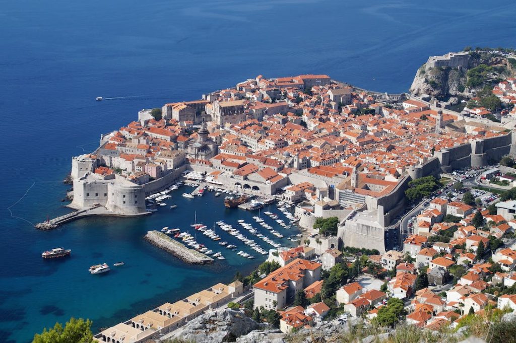 Dubrovniku dhe plazhet marrë nga tregimet